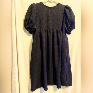 Size M, Who What Wear black baby doll dress with pockets & slight puffed sleeves